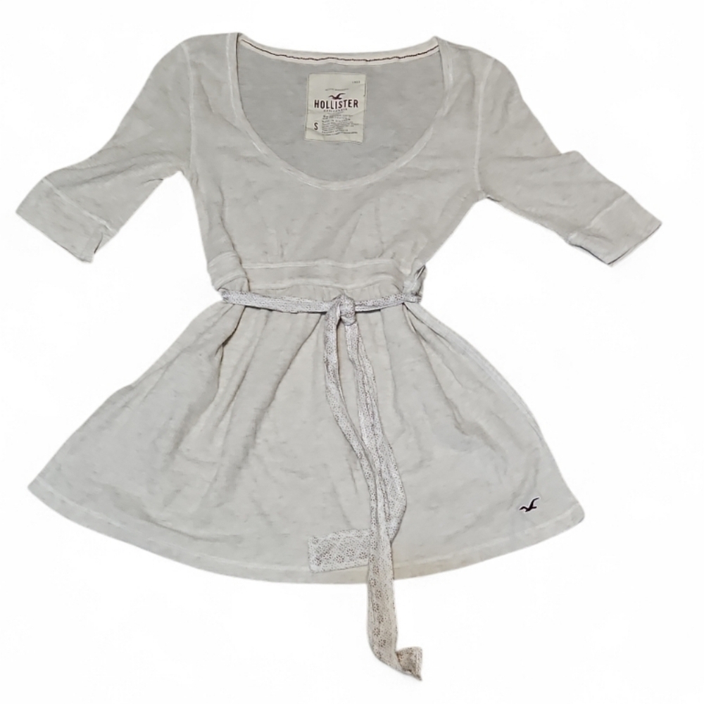 Hollister Y2K Vintage Cream Babydoll Tie Waist Top